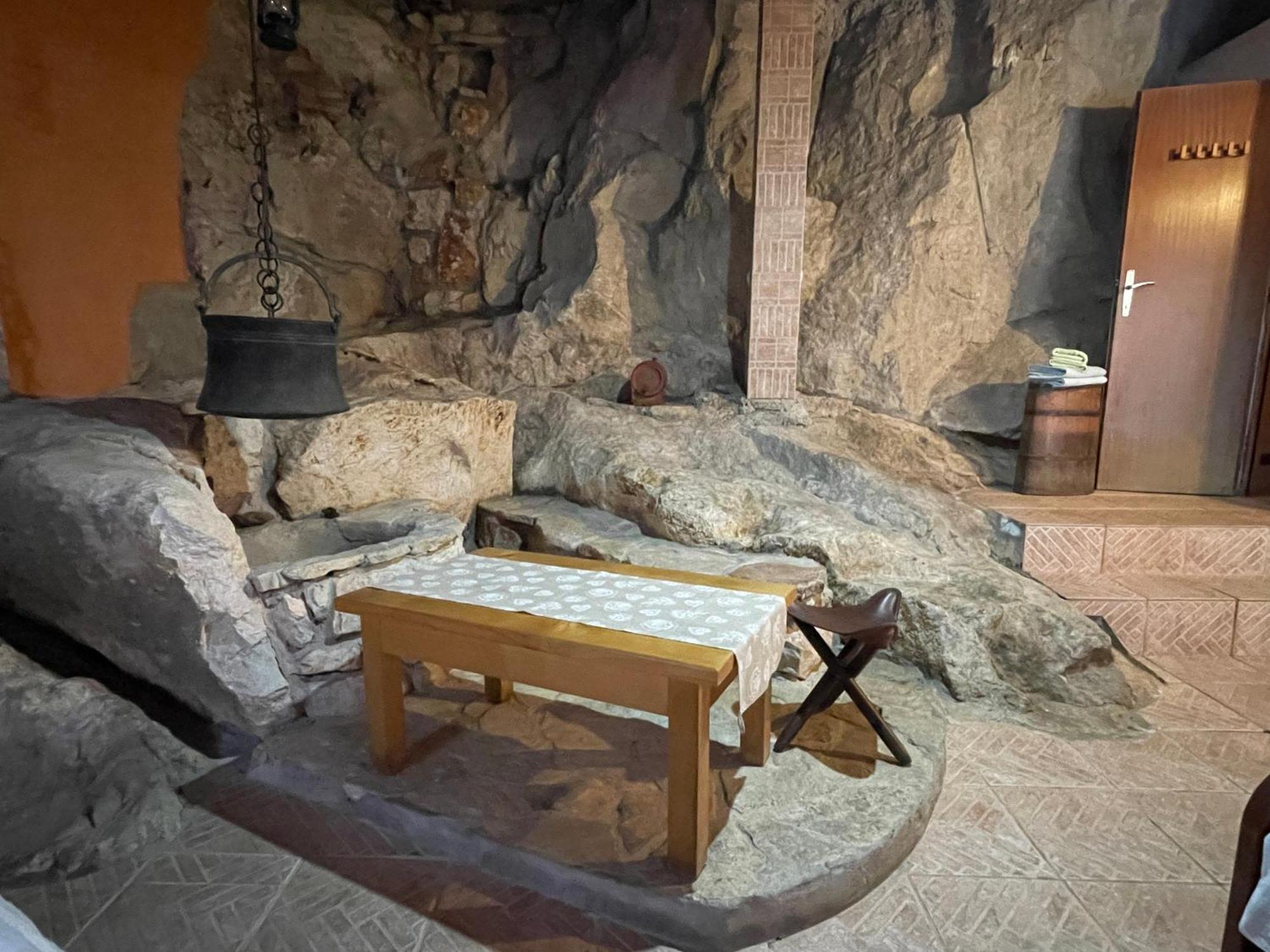 Cave Apartment Virpazar Εξωτερικό φωτογραφία